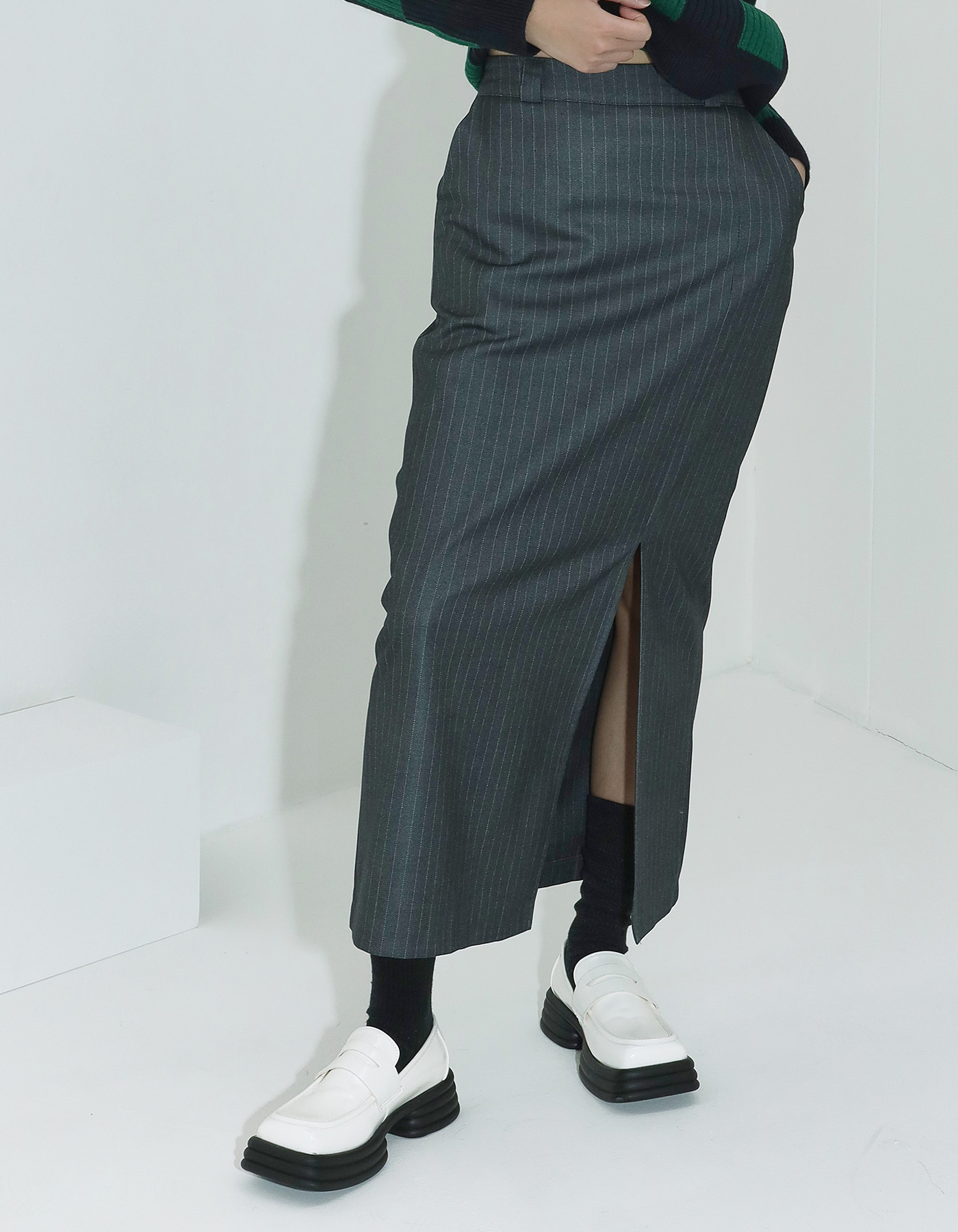Pin stripe long slit skirts (2 Color)